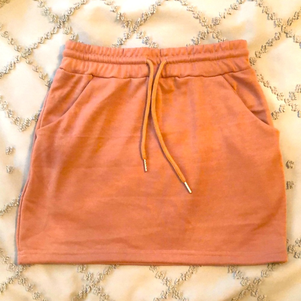 Jersey skirt w/ pockets (ish)